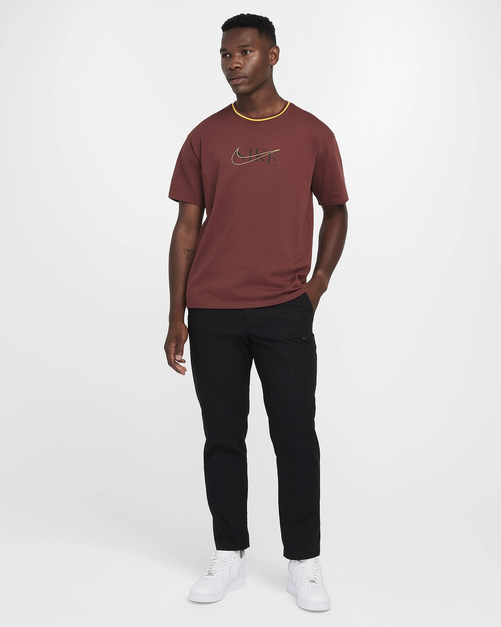 Nike's Max90 Tee: Unbeatable comfort, iconic style. Get yours, mate, before they're gone!
